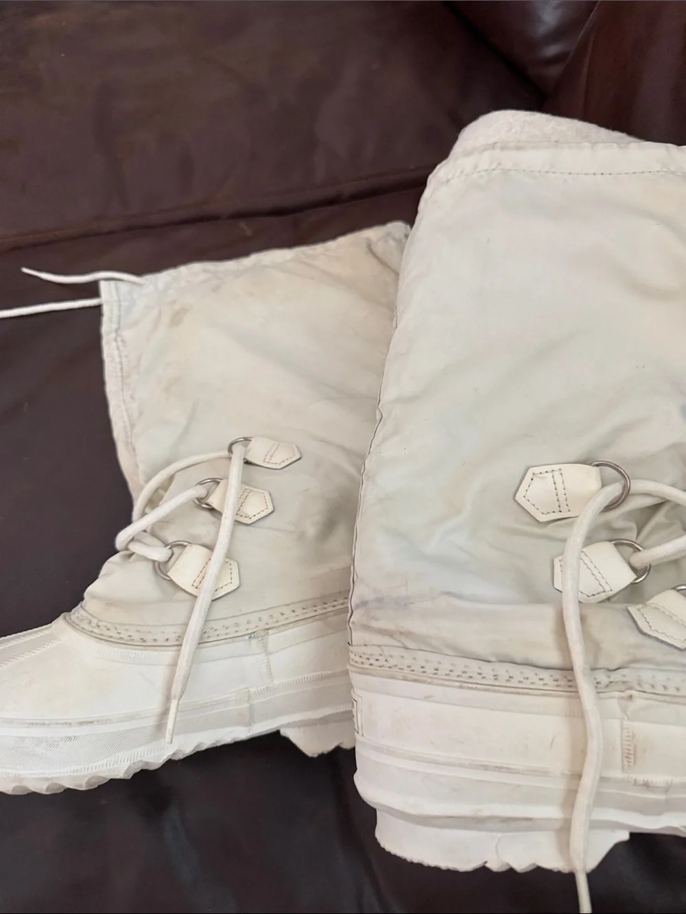 Sorel tall white